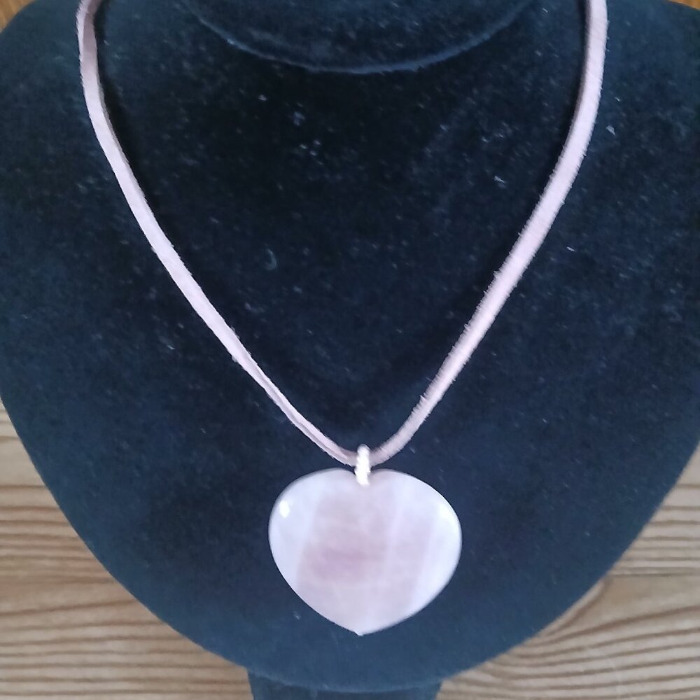 Cute pink leather string w/pink heart shape stone choker necklace
